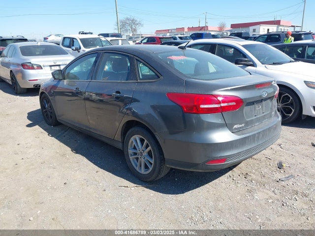 Ford FOCUS SE 2018 1FADP3F28JL238384 Image 3