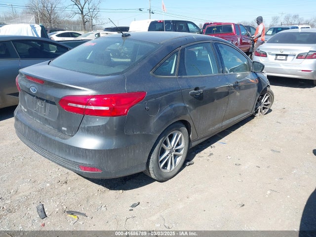 Ford FOCUS SE 2018 1FADP3F28JL238384 Image 4
