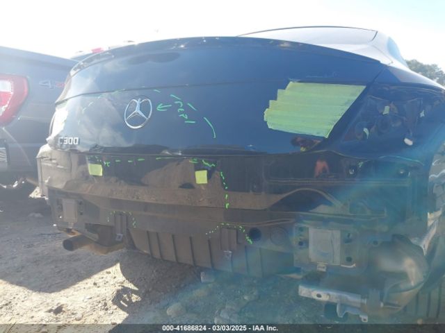 WDDWJ4JBXHF438991 Mercedes-Benz C 300