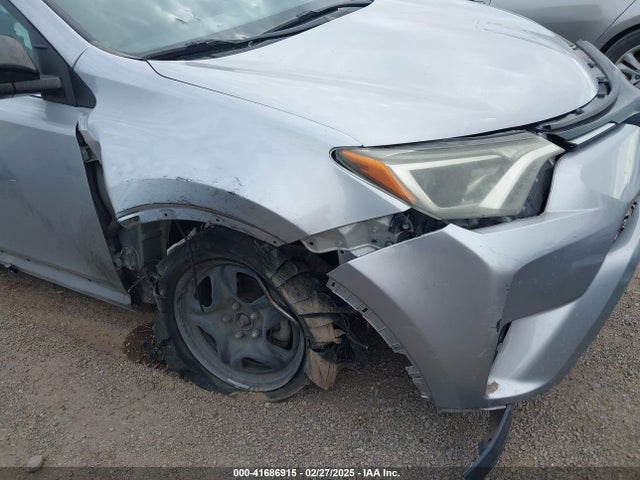2T3ZFREV4GW306588 Toyota RAV4 LE