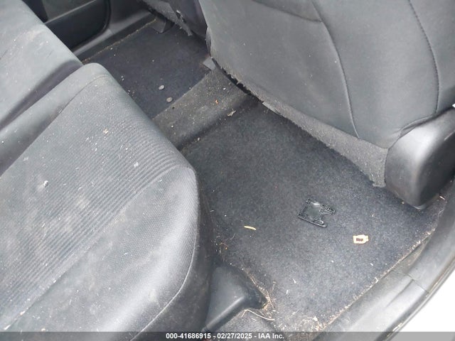 2T3ZFREV4GW306588 Toyota RAV4 LE