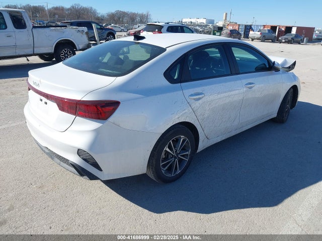 3KPF24AD0RE743646 KIA Forte Lxs