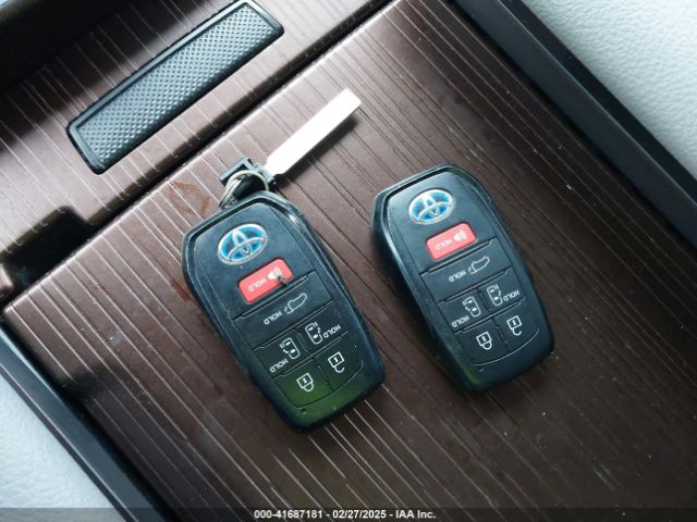 5TDJRKEC7PS157721 Toyota SIENNA XLE