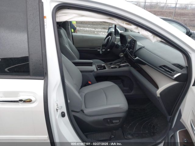 5TDJRKEC7PS157721 Toyota SIENNA XLE