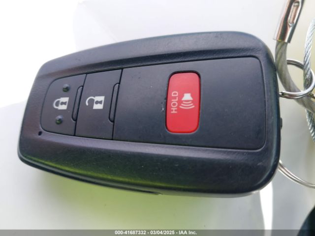 2T3P1RFV9RC447150 Toyota Rav4 Xle
