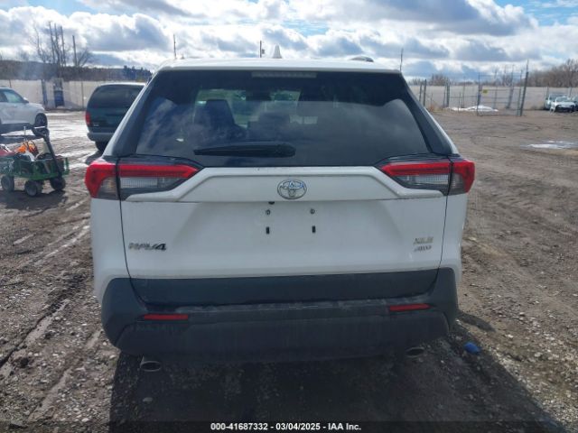 2T3P1RFV9RC447150 Toyota Rav4 Xle
