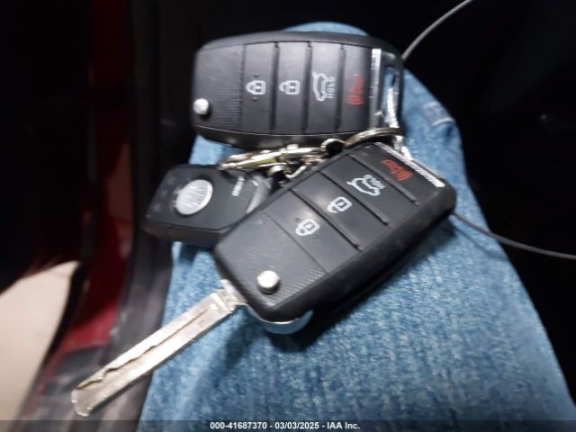 KNDPMCAC6J7347676 KIA Sportage Lx