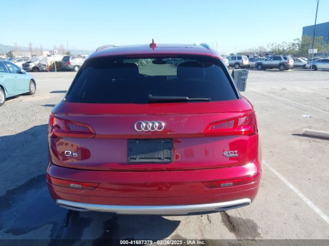 WA1CNBFY7J2133023 Audi Q5 2.0t Premium/2.0t Tech Premium