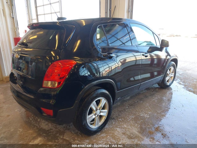 3GNCJKSB9KL294158 Chevrolet TRAX LS