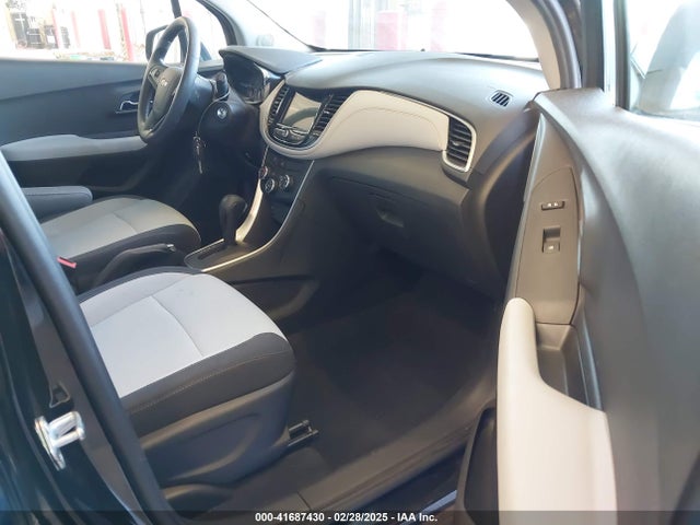 3GNCJKSB9KL294158 Chevrolet TRAX LS