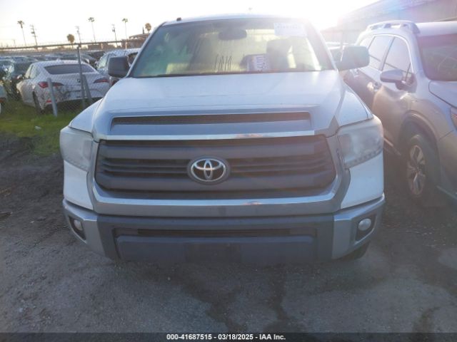5TFDY5F14FX452864 Toyota Tundra Sr5 5.7l V8