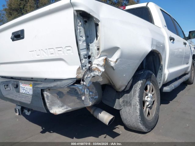 5TFDY5F14FX452864 Toyota Tundra Sr5 5.7l V8