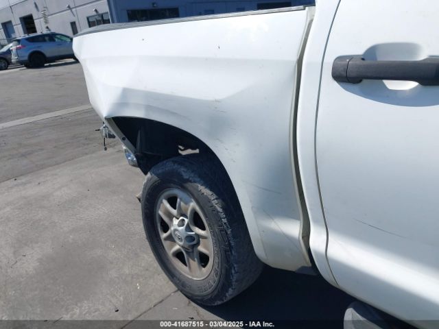 5TFDY5F14FX452864 Toyota Tundra Sr5 5.7l V8