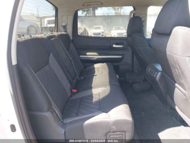 5TFDY5F14FX452864 Toyota Tundra Sr5 5.7l V8