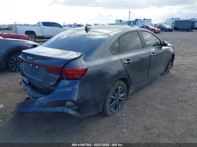 3KPF24AD8RE765961 KIA Forte Lxs