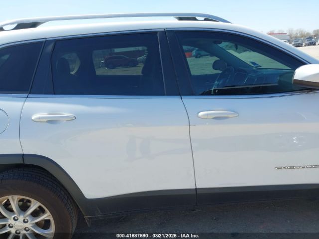 1C4PJLCB3KD206256 Jeep Cherokee Latitude Fwd