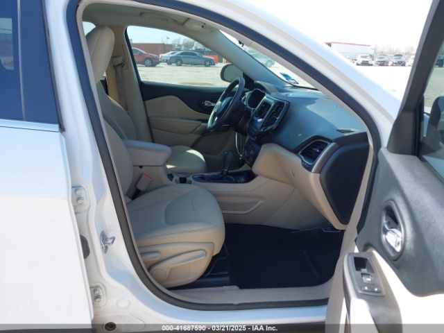 1C4PJLCB3KD206256 Jeep Cherokee Latitude Fwd