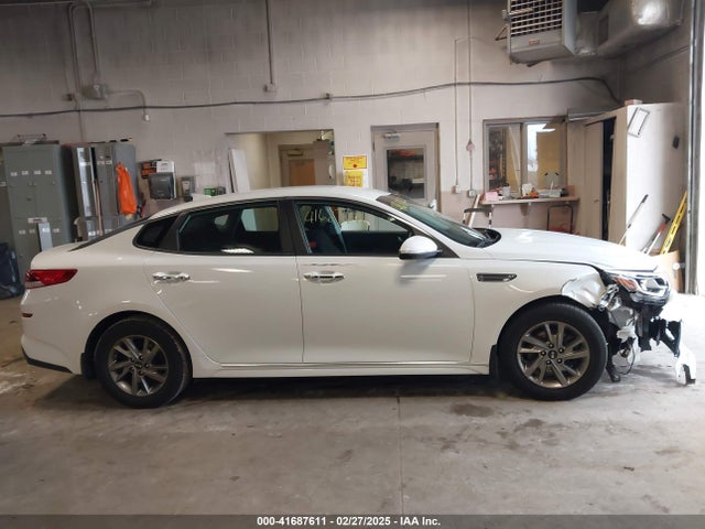 5XXGT4L39KG325749 KIA Optima Lx