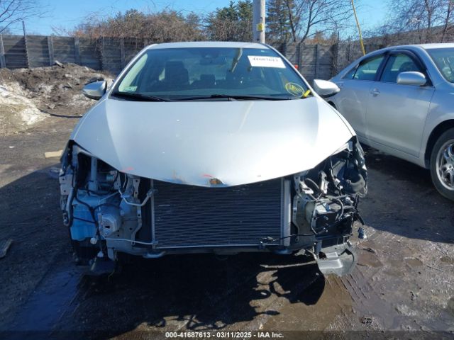 2T1BURHE6JC027809 Toyota COROLLA SE