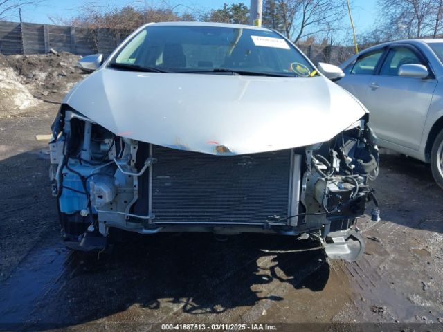 2T1BURHE6JC027809 Toyota COROLLA SE