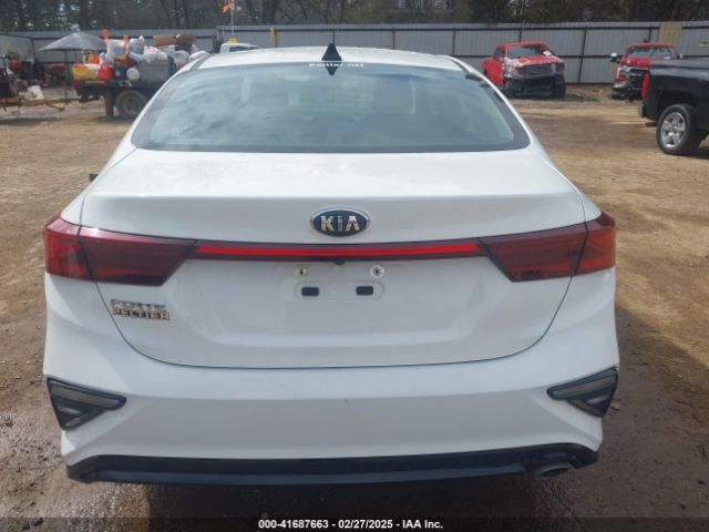 3KPF24AD8ME309676 KIA Forte Lxs