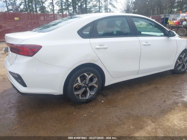 3KPF24AD8ME309676 KIA Forte Lxs