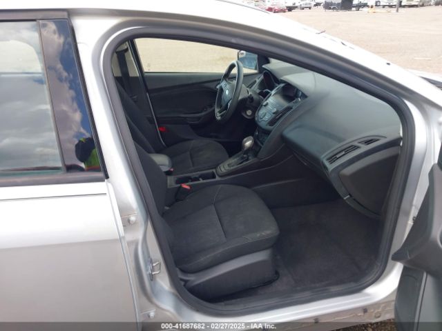 1FADP3F2XJL246535 Ford FOCUS SE