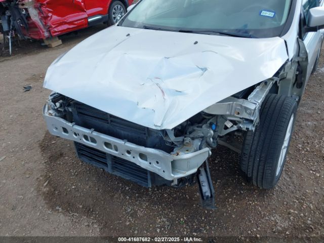 1FADP3F2XJL246535 Ford FOCUS SE