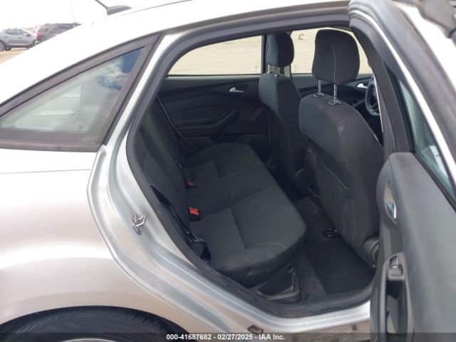 1FADP3F2XJL246535 Ford FOCUS SE