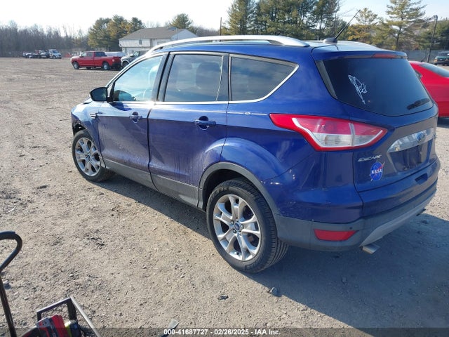 1FMCU9JX2FUA35895 Ford Escape Titanium