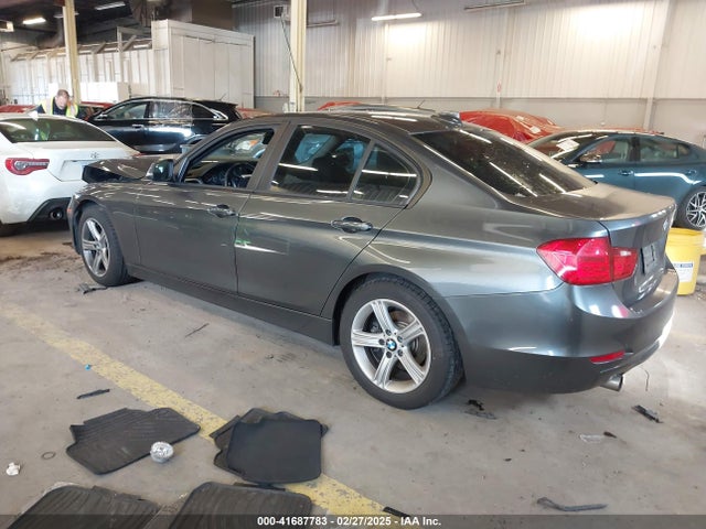 BMW 320i 2014 WBA3B1G53ENS77974 Image 3
