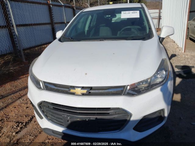 3GNCJKSB4HL279527 Chevrolet TRAX LS