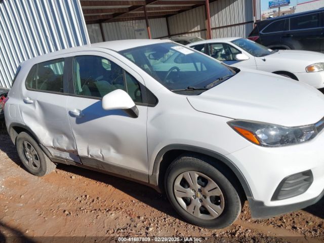 3GNCJKSB4HL279527 Chevrolet TRAX LS