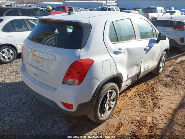 3GNCJKSB4HL279527 Chevrolet TRAX LS