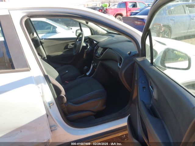 3GNCJKSB4HL279527 Chevrolet TRAX LS