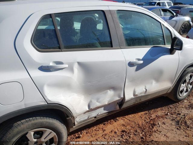 3GNCJKSB4HL279527 Chevrolet TRAX LS