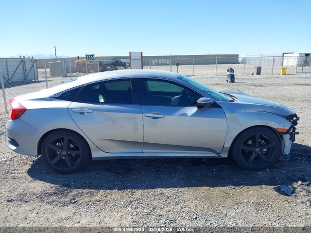 Honda Civic Lx 2018 2HGFC2F53JH517386 Image 14
