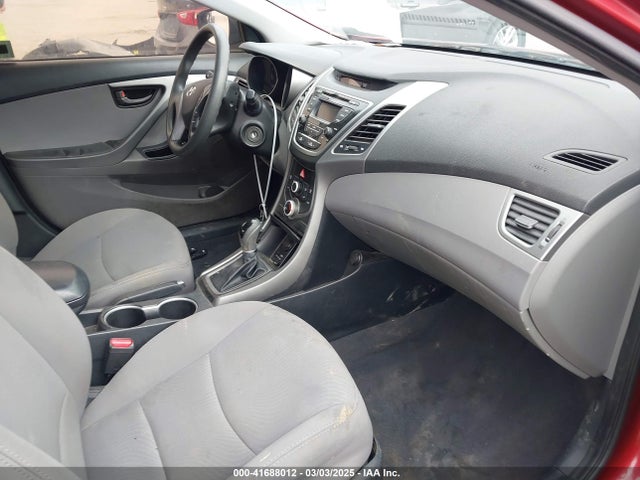 5NPDH4AE8GH760525 Hyundai ELANTRA SE