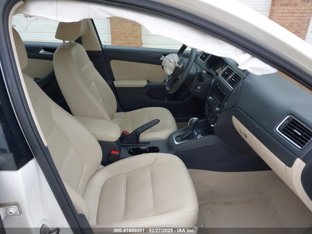 3VWD17AJ5EM417422 Volkswagen Jetta 1.8t Se
