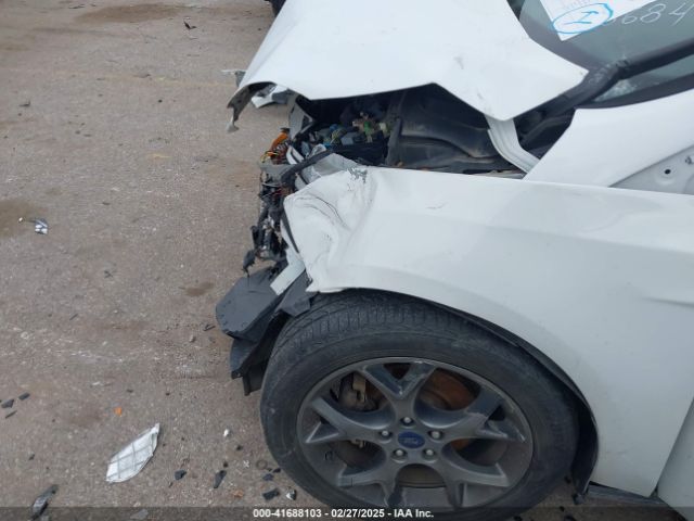 1FADP3K22EL253684 Ford FOCUS SE