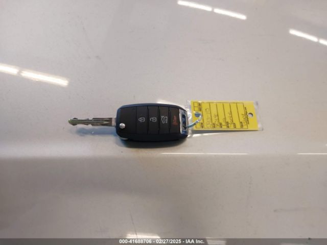 3KPFK4A7XJE243282 KIA FORTE LX