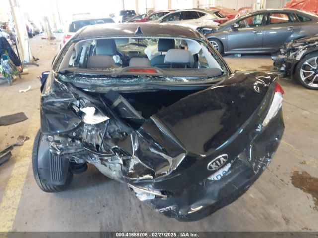 3KPFK4A7XJE243282 KIA FORTE LX