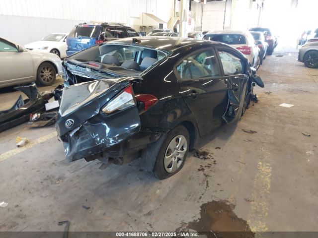 3KPFK4A7XJE243282 KIA FORTE LX