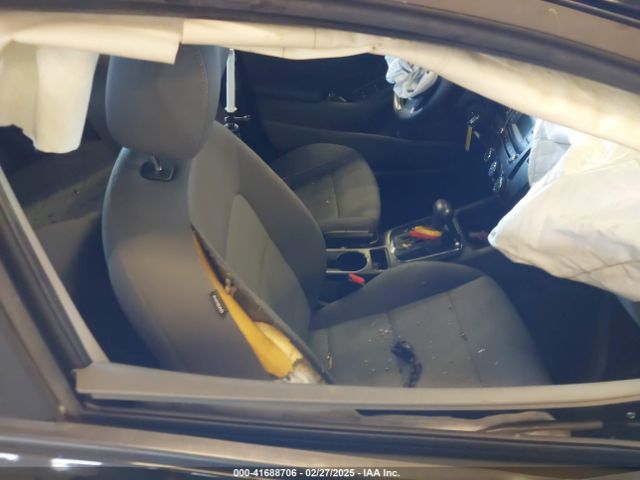 3KPFK4A7XJE243282 KIA FORTE LX