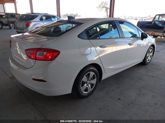 1G1BC5SM8H7214257 Chevrolet Cruze Ls Auto