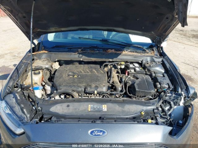 1FA6P0HD2F5105136 Ford FUSION SE