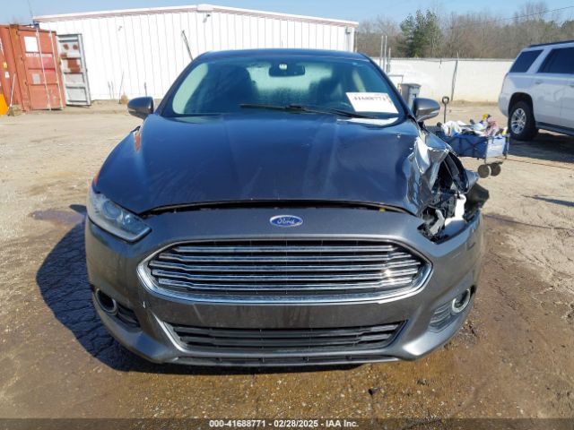 1FA6P0HD2F5105136 Ford FUSION SE