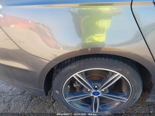 1FA6P0HD2F5105136 Ford FUSION SE