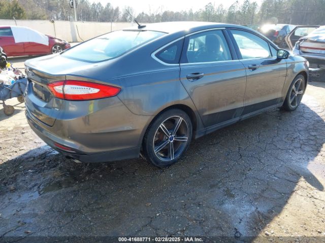 1FA6P0HD2F5105136 Ford FUSION SE