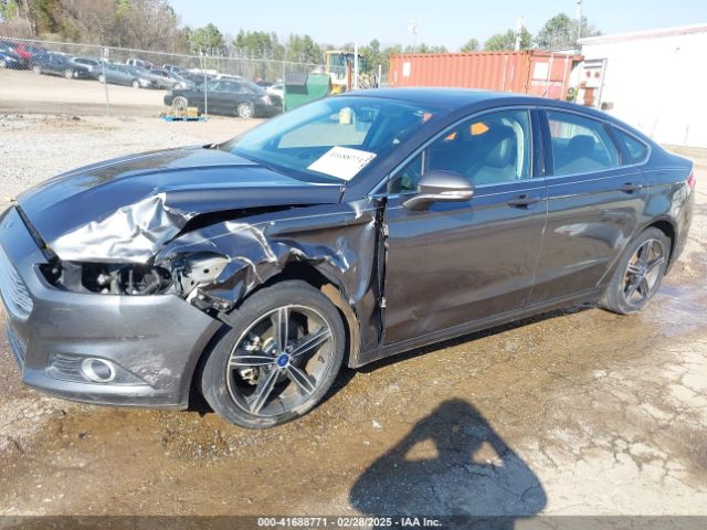 1FA6P0HD2F5105136 Ford FUSION SE